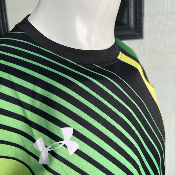 T-Shirt - Picture 12 of 12